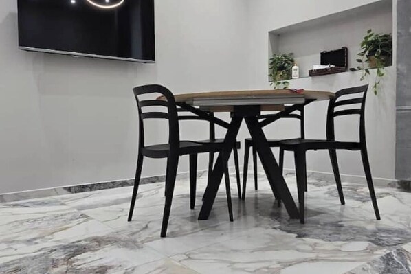 تناول الطعام