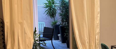 2 bedrooms, iron/ironing board, Internet, bed sheets