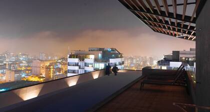 Charming 2-bedroom apartment with excellent location in Lince - Sky Tower