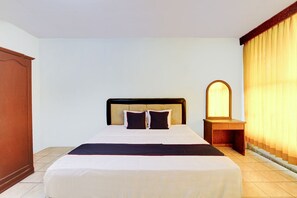 Basic Double Room | Desk, soundproofing, free WiFi, bed sheets - Hotel O Hotel Argo Putro (Ungaran)