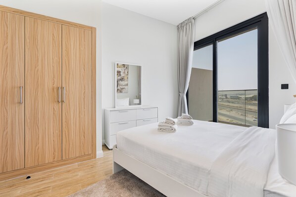 Exclusive Apartment, Balcony, City View