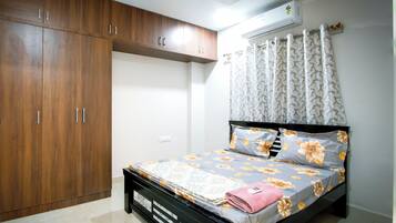 2 dormitorios, tabla de planchar con plancha, wifi y ropa de cama