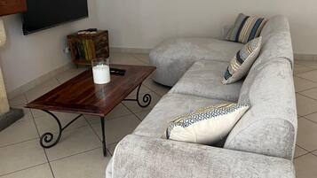 Télévision, cheminée