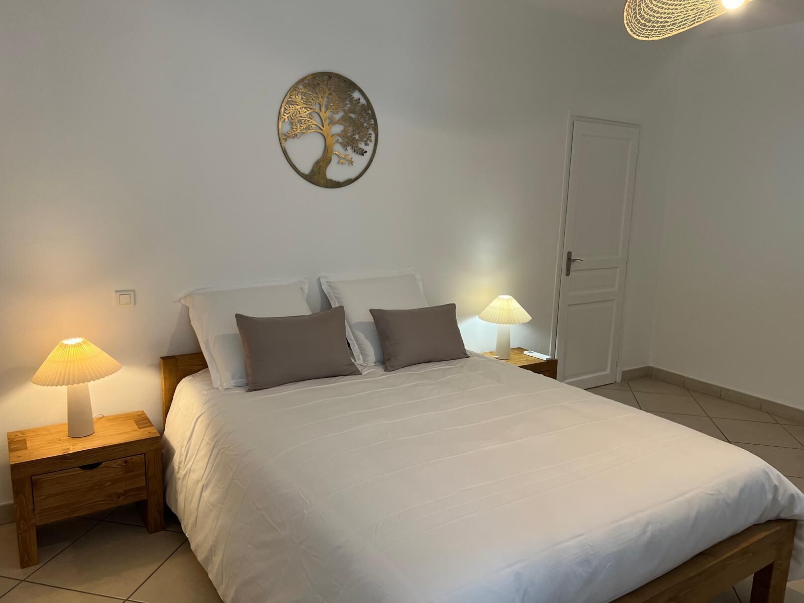 3 chambres, fer et planche à repasser, accès Internet, draps fournis