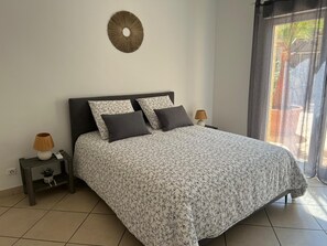 3 bedrooms, iron/ironing board, Internet, bed sheets