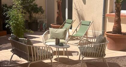 Maison de Ville avec Patio Privatif & Garage - Centre de SĂšte