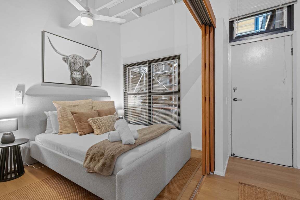 1 bedroom, desk, iron/ironing board, WiFi