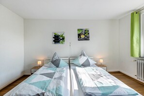 1 bedroom, WiFi, bed sheets