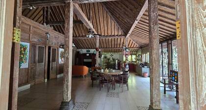 Eyang Residence Limasan Kebon Dalem