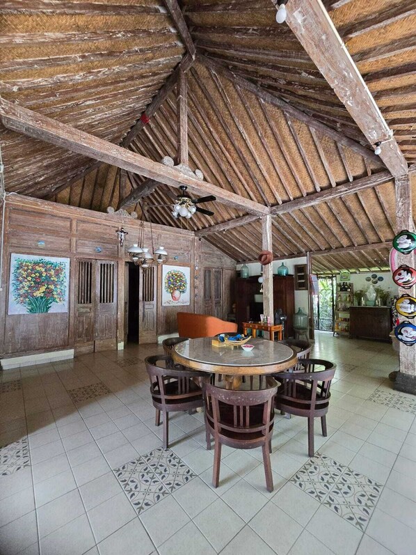 Living area - Eyang Residence Limasan Kebon Dalem (Prambanan)