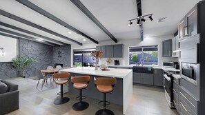 Mikrowelle, Ofen, Herdplatte, Geschirrspüler