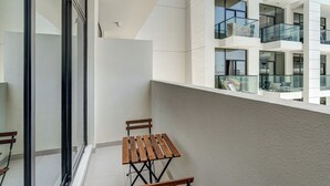 Unclassified image, 5 of 17, button - PVH - Studio - Prime Residency 3 (Dubai)