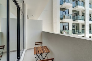 Exclusive Studio, Balcony, Pool View | Balcony