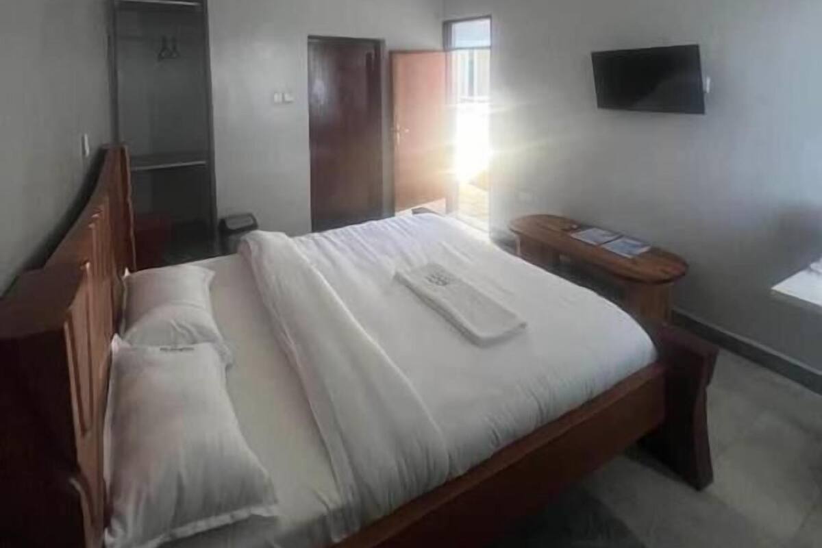 Standard Double Room, Garden View | Free WiFi