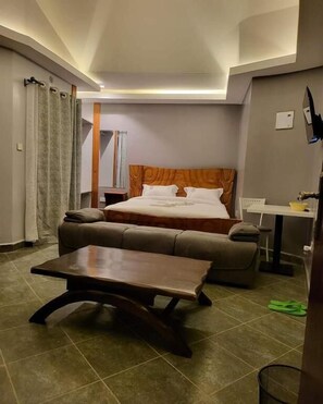 Deluxe Double Room, Garden View | Free WiFi, bed sheets