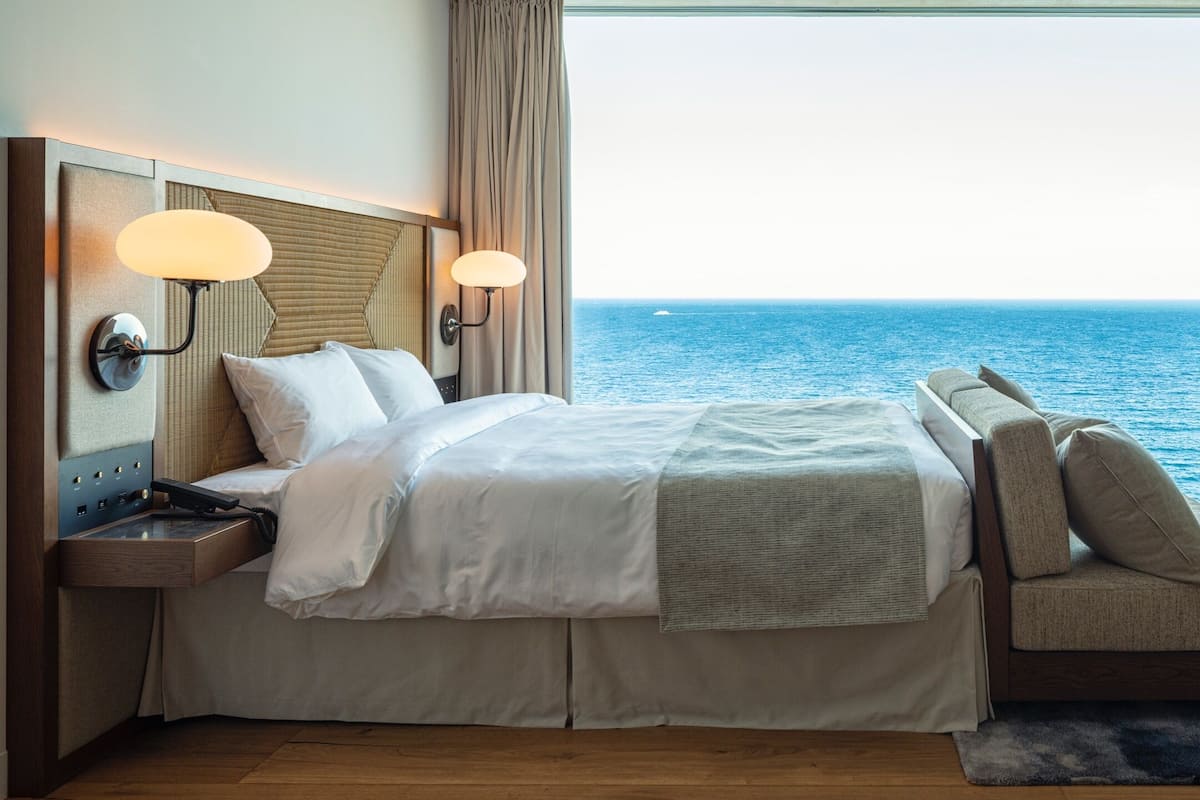 Deluxe Double Room with Hot Spring, Ocean View, Non Smoking | Minibar (free items), in-room safe, cribs (free), WiFi (free)