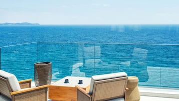 Presidential Suite with Hot Spring, 2 Bedrooms, Private Pool, Ocean View, Non Smoking | In-room safe, iron/ironing board, free WiFi