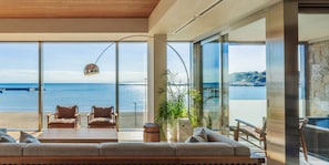 In-room safe, free WiFi