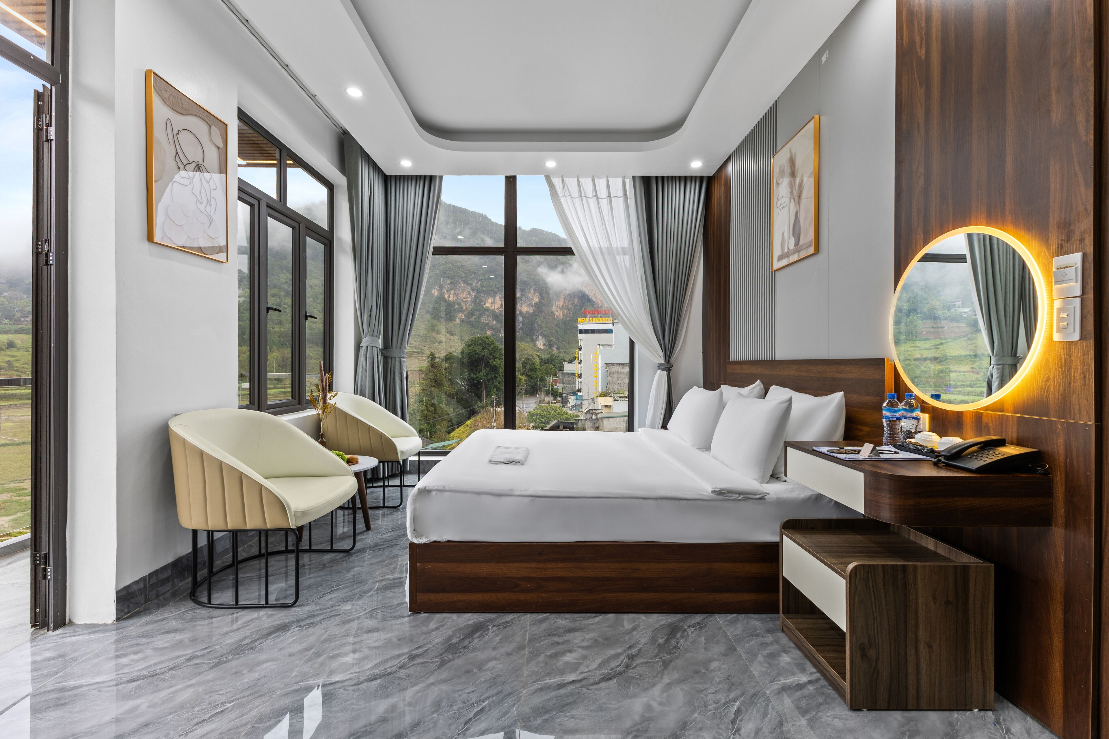 Suite, Balcony, Mountain View | In-room safe, free WiFi