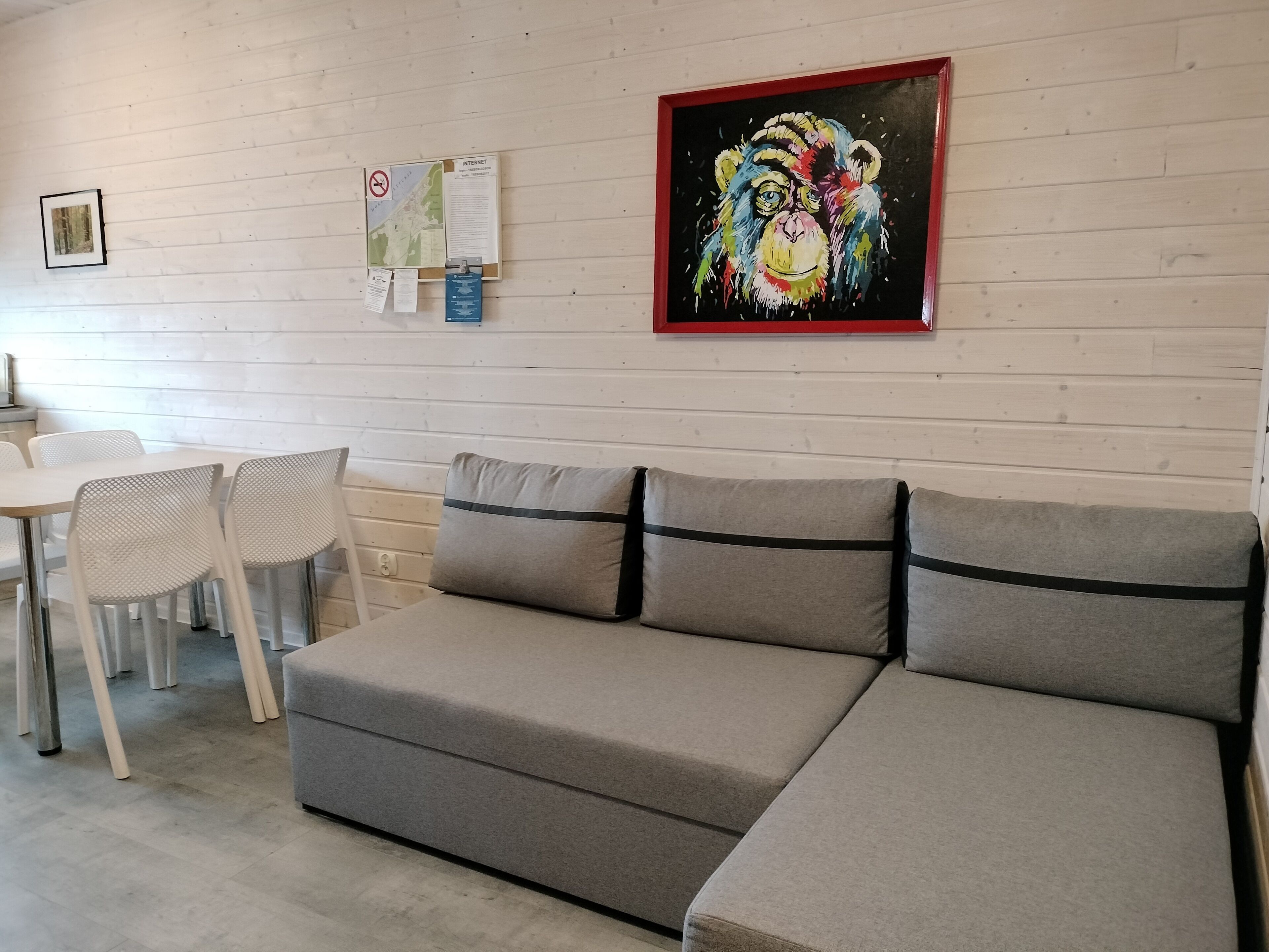 32-inch flat-screen TV with cable channels