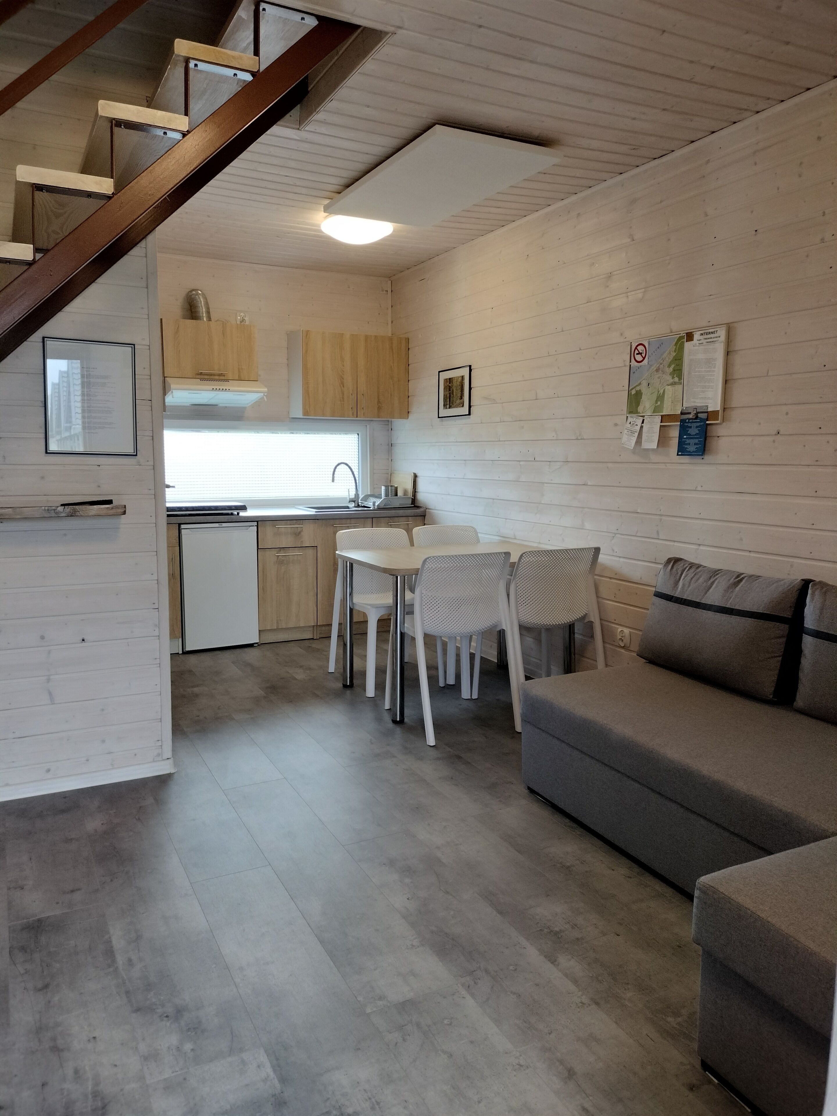 32-inch flat-screen TV with cable channels