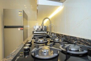 Fridge, microwave, oven, stovetop