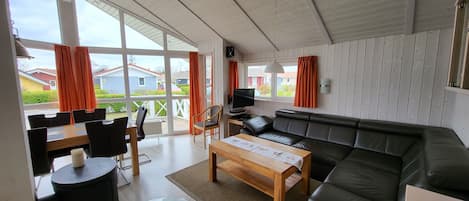 Fernseher, Kamin, DVD-Player, Stereoanlage