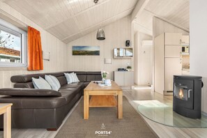 TV, fireplace, DVD player, stereo