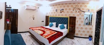 Hotel Meri & Residency