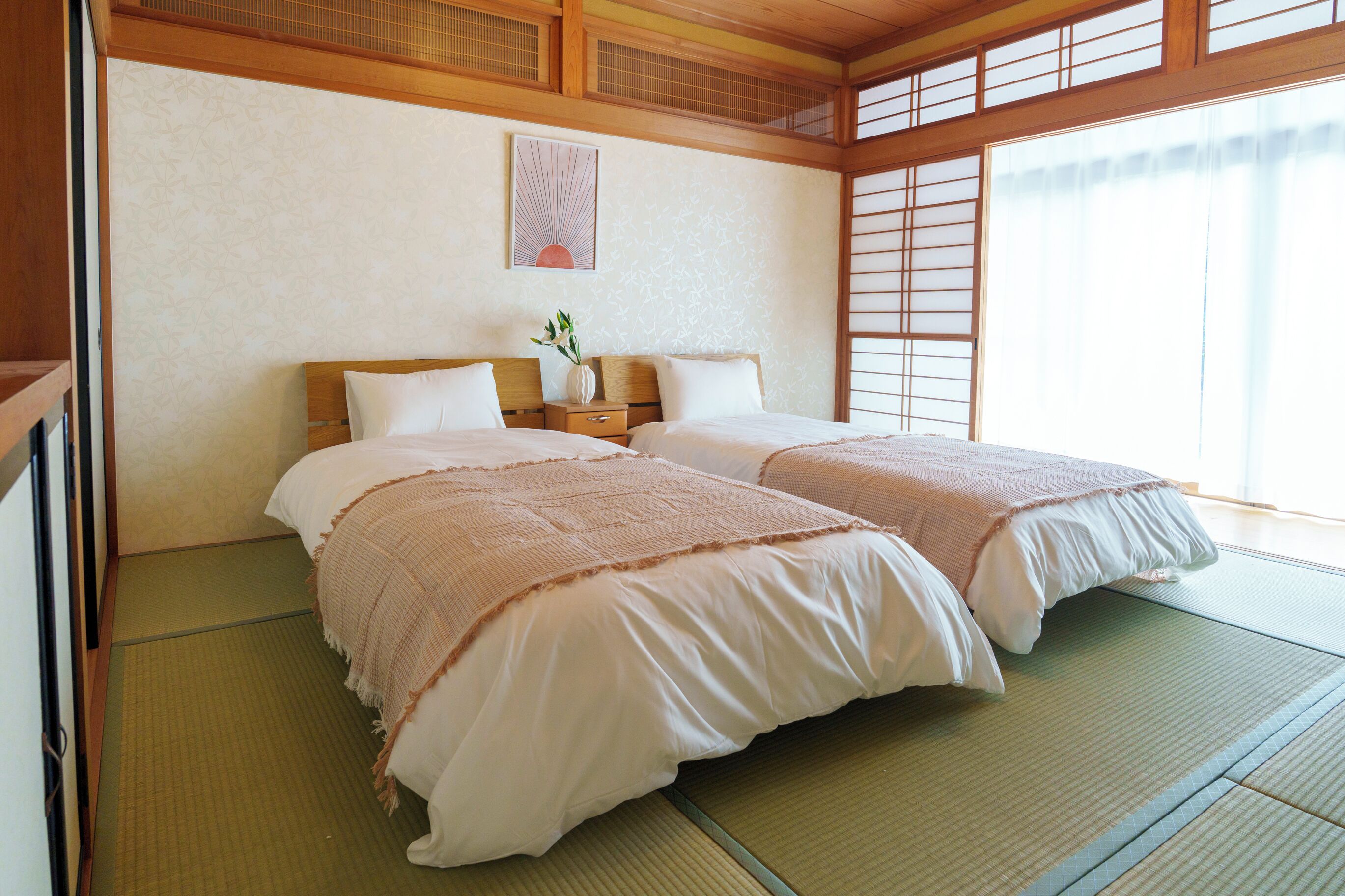 3 dormitoris, planxa i posts de planxar, Internet i roba de llit 