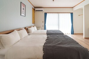 3 bedrooms, iron/ironing board, internet, bed sheets