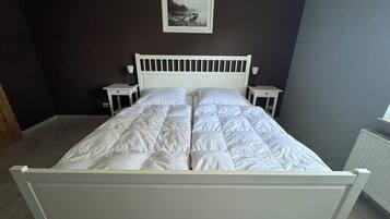 2 Schlafzimmer, Reisekinderbett, kostenloses WLAN