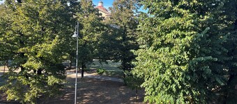 Vista Victoria Aprt. Cozy house in downtown. Park view with animal area-