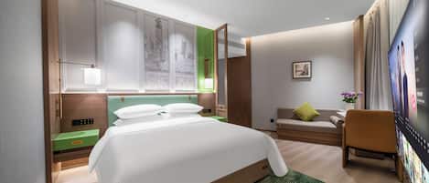 Quarto solteiro básico | Espaço de trabalho para notebook, ferros/tábuas de passar roupa