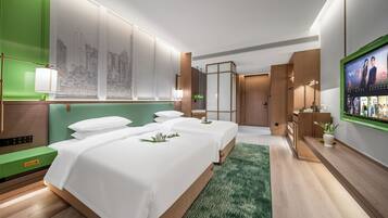 Desk, laptop workspace, iron/ironing board, free WiFi