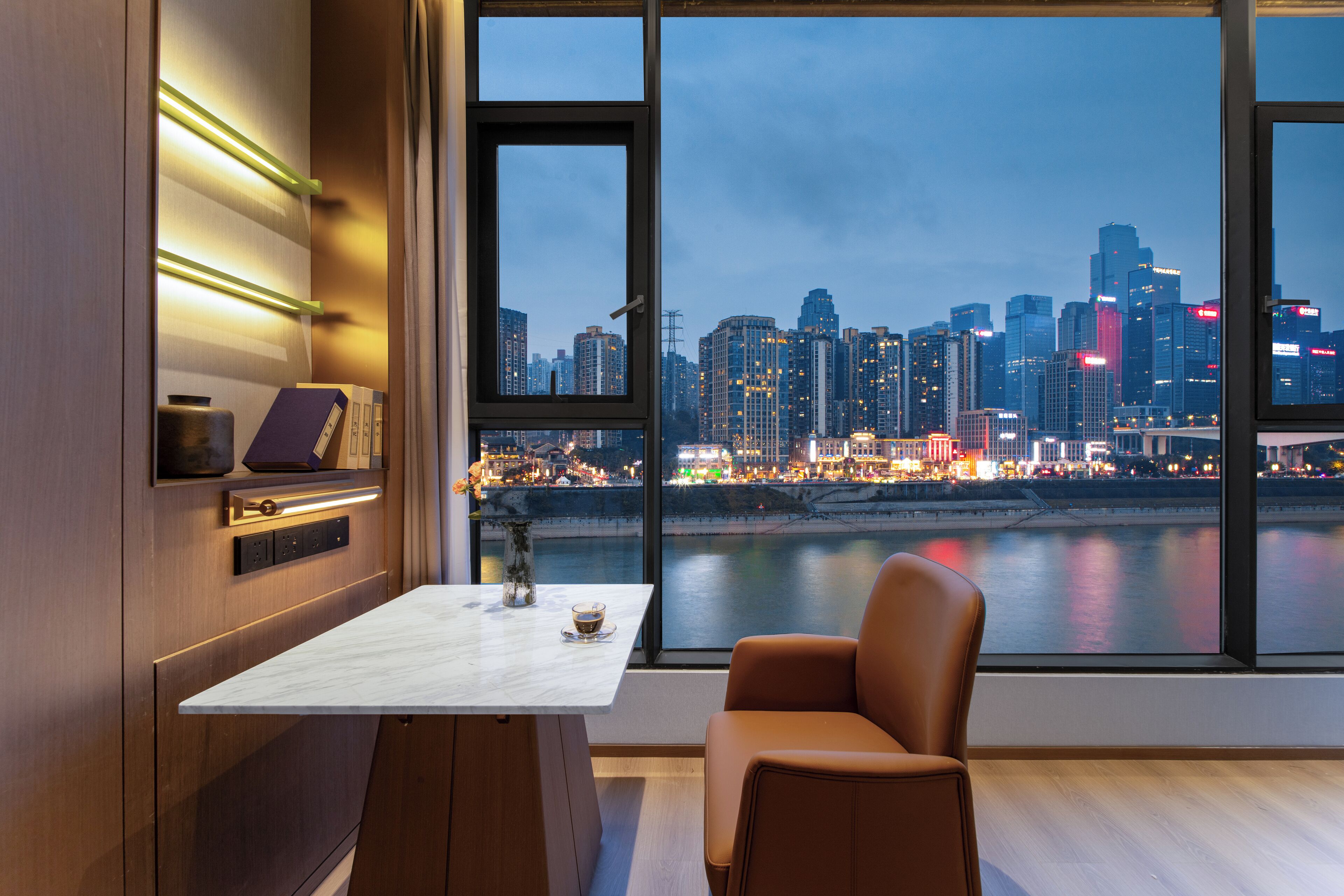 Desk, laptop workspace, iron/ironing board, free WiFi