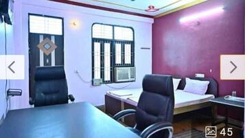 Desk, laptop workspace, free WiFi