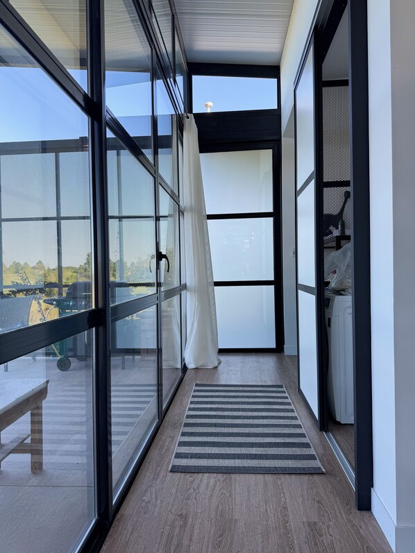 Maison Supérieure, patio, vue jardin