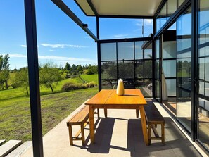Superior-Haus, Terrasse, Gartenblick | Blick auf den See