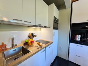 Fridge, microwave, dishwasher