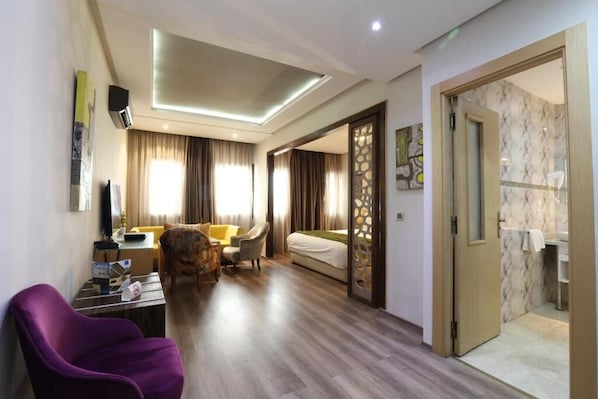 In-room safe, iron/ironing board, free WiFi