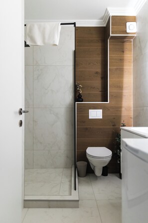 Comfort Apartment | Bathroom