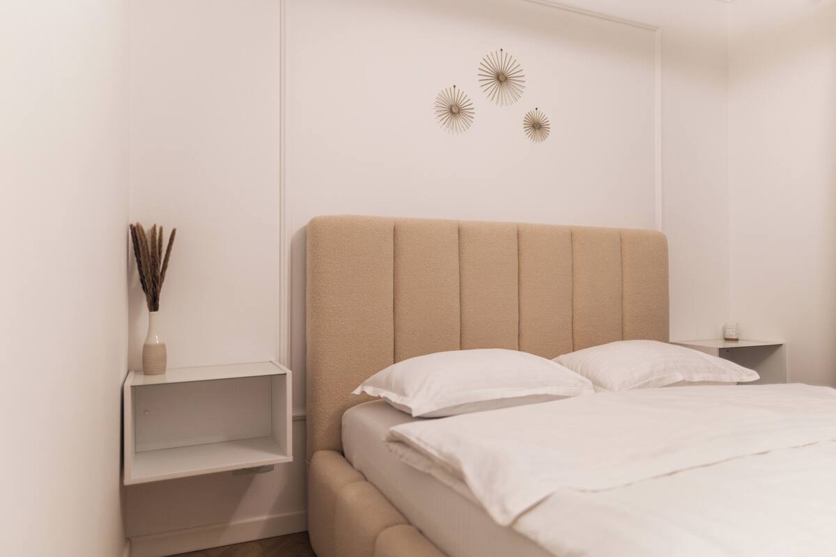Comfort Apartment | Iron/ironing board, free WiFi