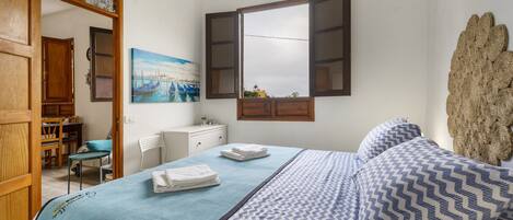 2 makuuhuonetta, Wi-Fi, vuodevaatteet