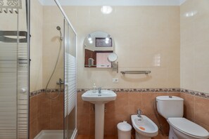 Douche, serviettes fournies
