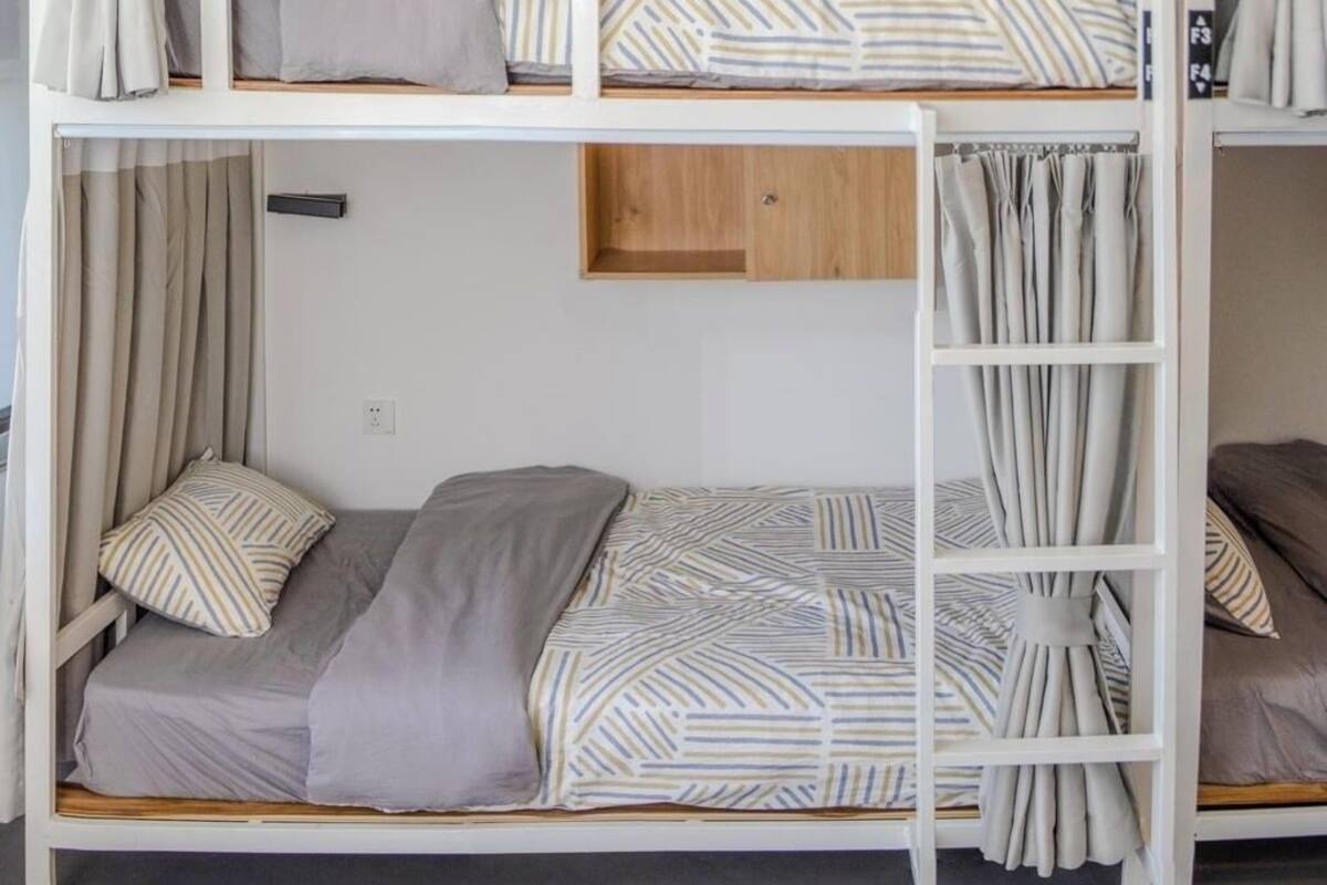 Insonorización, wifi gratis y ropa de cama