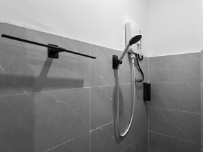 Free toiletries, hair dryer, soap, toilet paper - Muulao Hostel (Vientiane)