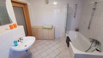 Toallas y papel de baño