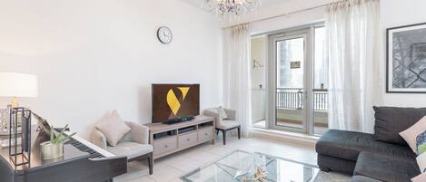 Luxury Apartment, Balcony, City View | Living area