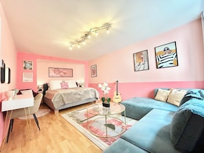 2 bedrooms, desk, iron/ironing board, free WiFi